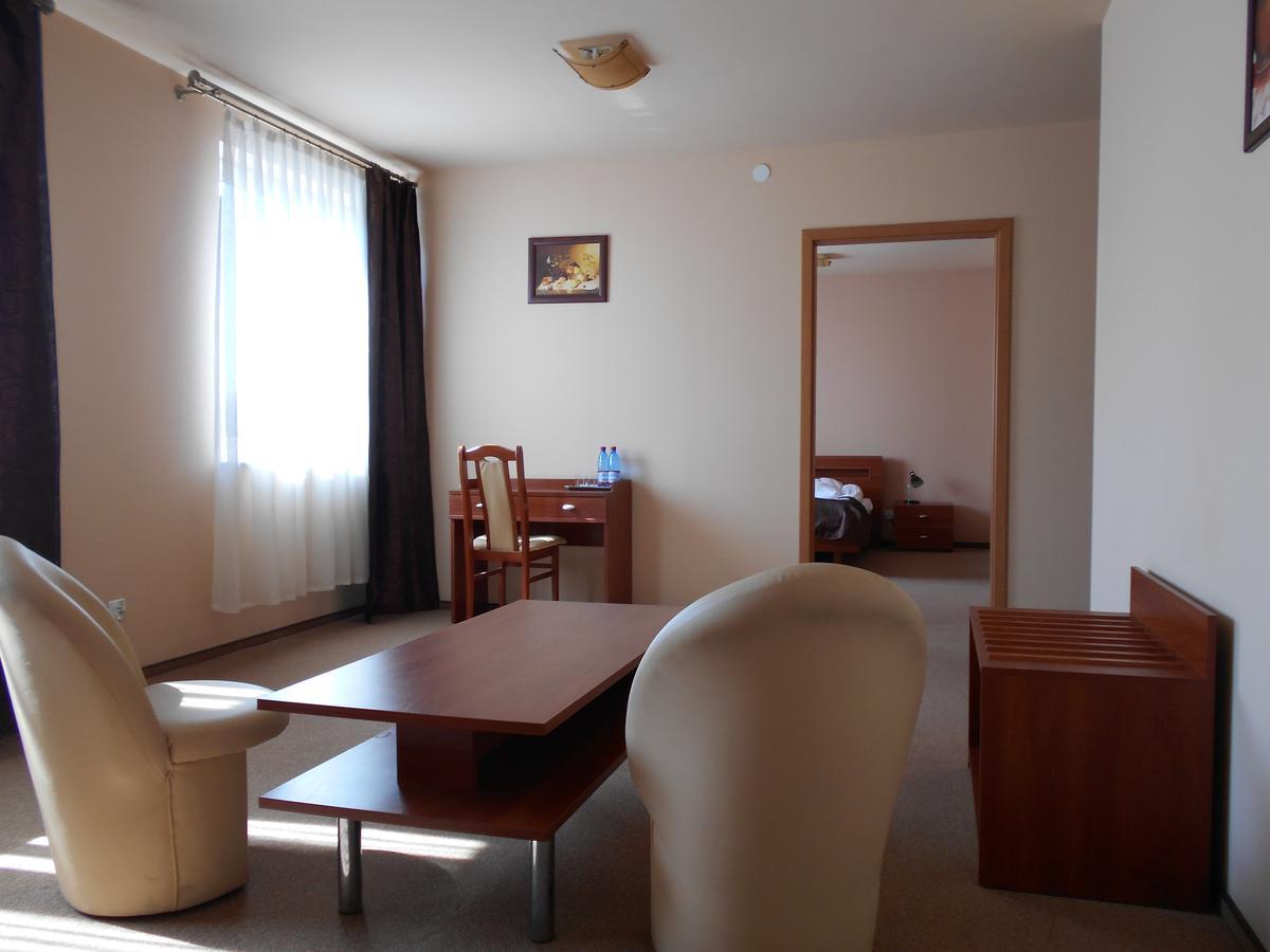 Hotel Astor Radom Extérieur photo
